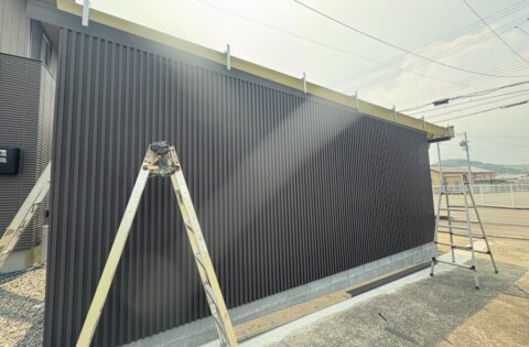 ⑦外壁施工後・屋根取り合い見切り取り付け