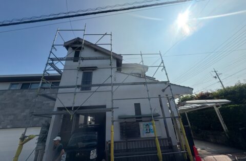 ①施工前（クラック・表層面の剥離を確認）