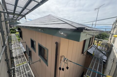 ⑥樋受け金物取り付け後
