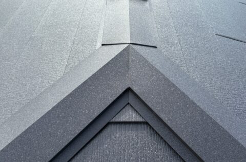 ③屋根葺き後・下り棟・本棟・換気棟取り付け