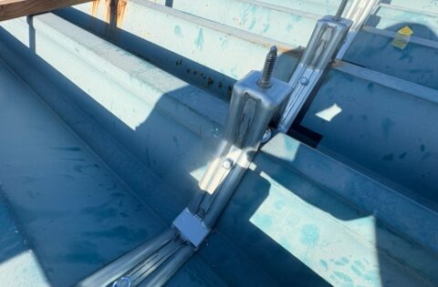 ④カバールーフ用タイトフレーム取り付け