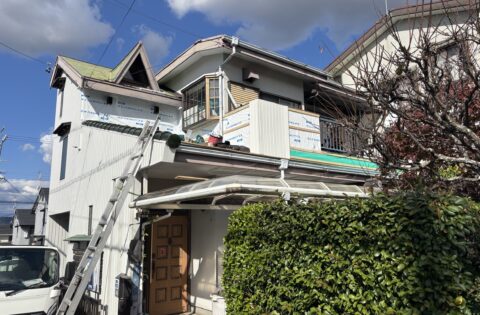 ⑥木下地取り付け・外壁施工中