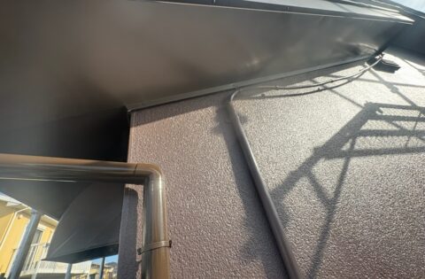 ③軒天板金包み