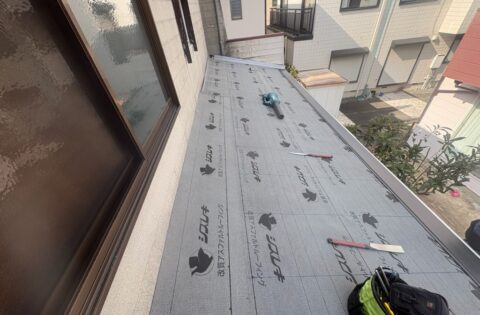 ④アスファルトルーフィング葺き（防水用途）