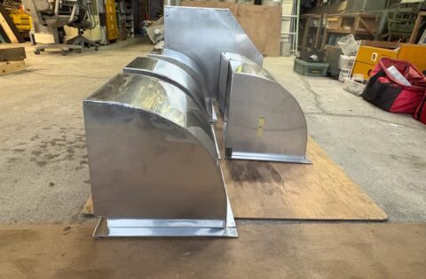 ④換気フード自社加工