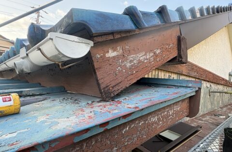 ⑤屋根雨漏り修理前