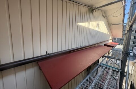 ⑦外壁リフォーム後・霧除け屋根リフォーム後