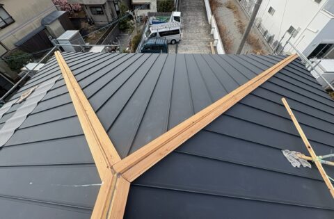⑤屋根葺き後・棟下地取り付け