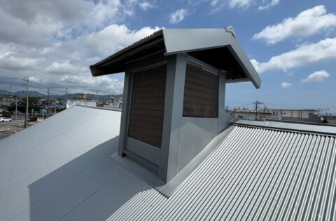 ⑫換気小屋　屋根・外壁修理後